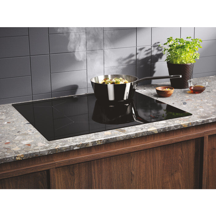 Electrolux LIL61424C Sort Indbygget 60 cm Zone induktionskogeplade 4 zone(s)