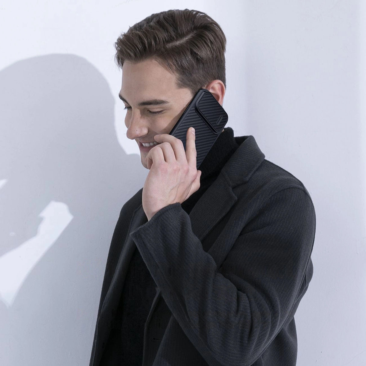 Nillkin Syntetisk Fiber S Case iPhone 14 Pro Max case med kamera cover, sort