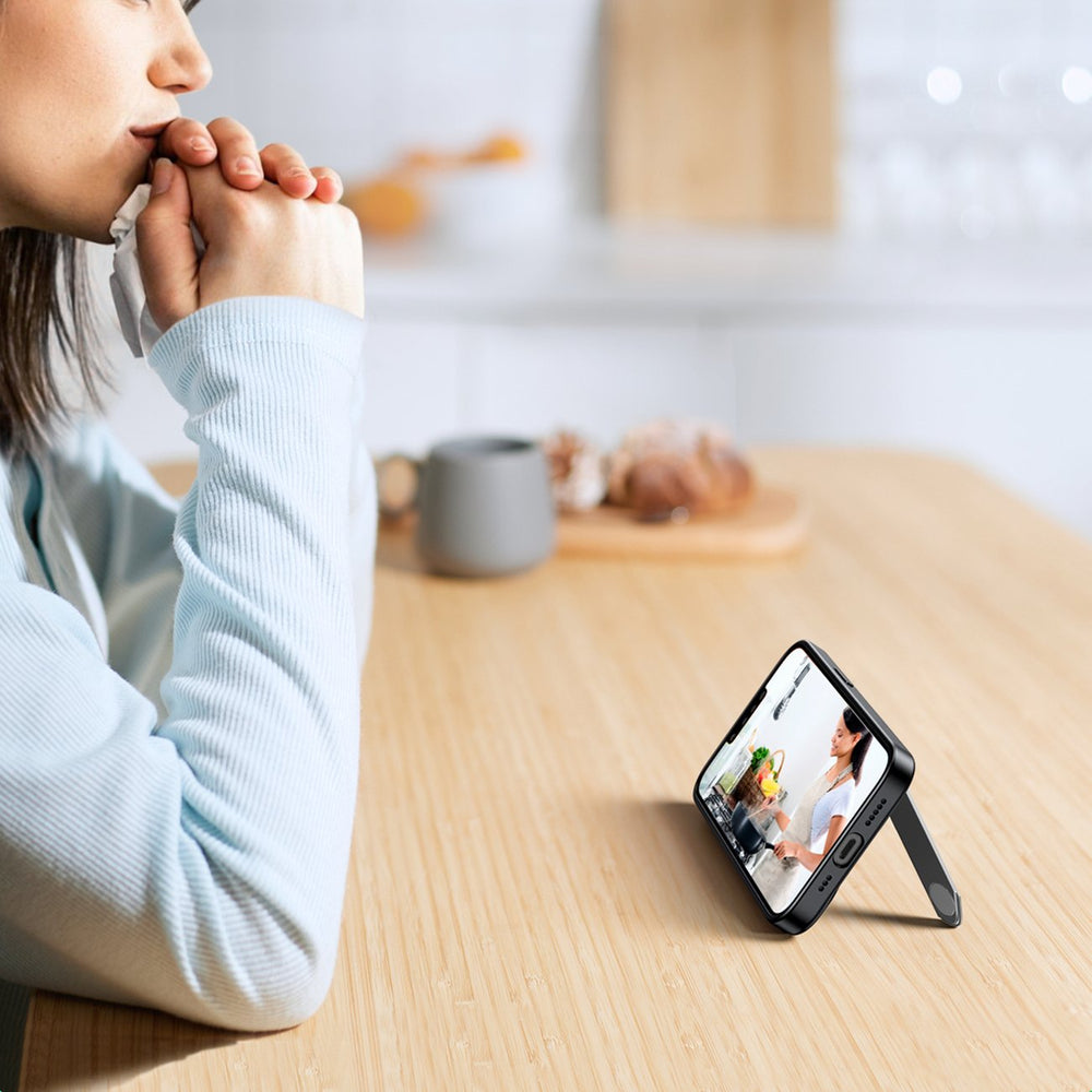 Ugreen LP634 Kickstand Protective Case Hard Cover med Gel Frame og Indbygget Stativ til iPhone 14 Plus (90925)