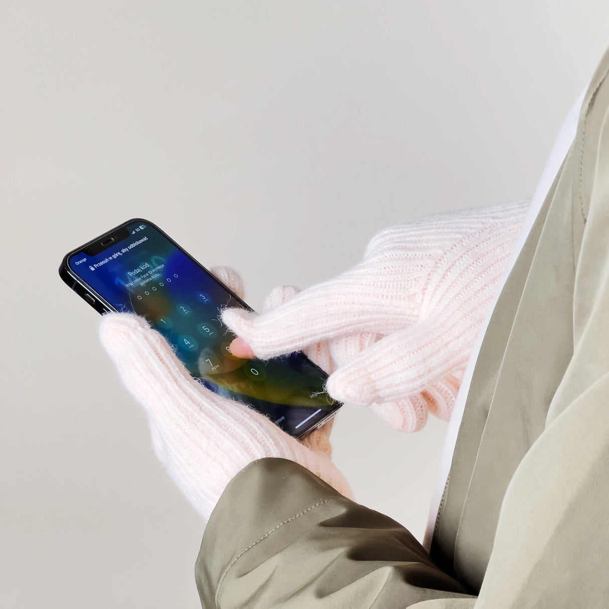 Trådede telefonhandsker med udskæringer til fingre - lyserøde