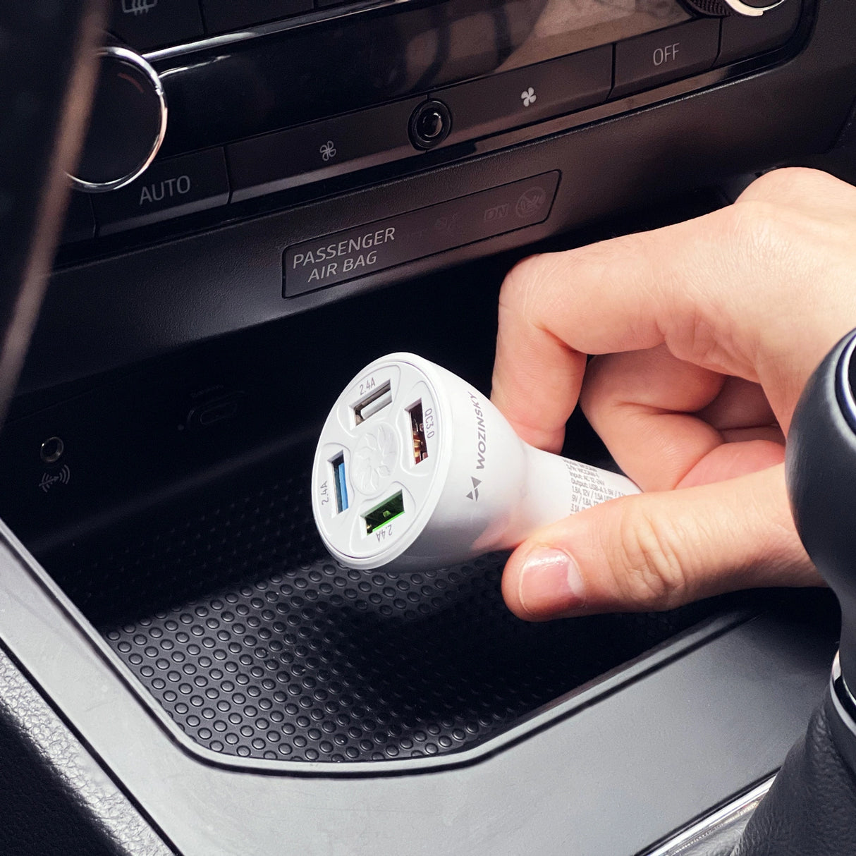 Wozinsky WCCAW 50W 4x USB-A QC biloplader - hvid