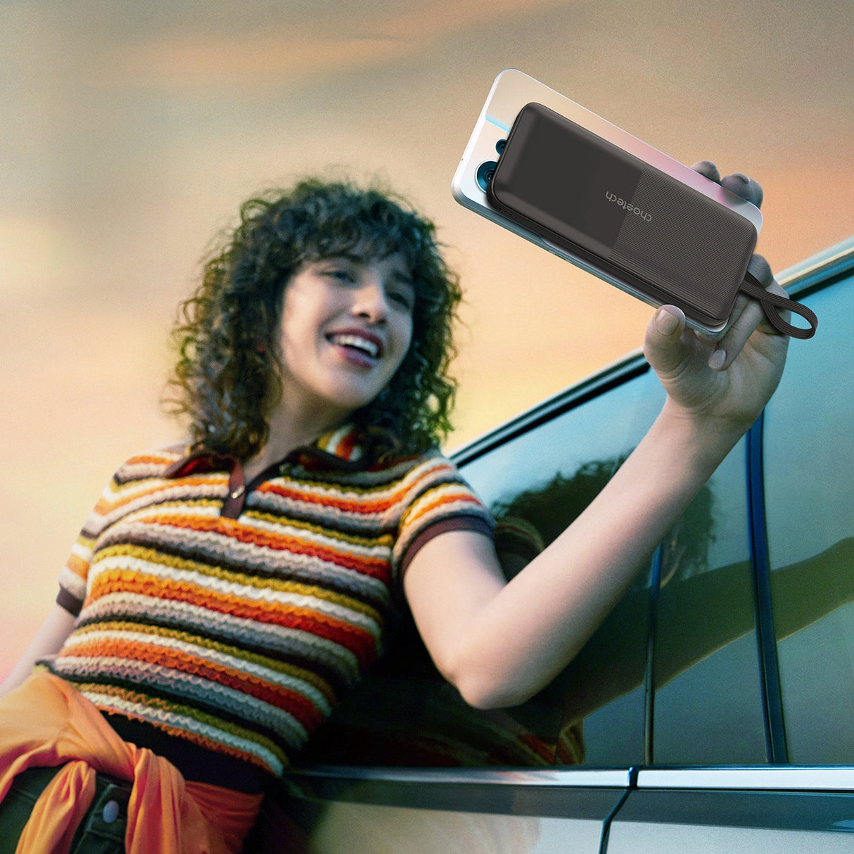 Powerbank Choetech B654 10000mAh 22.5W USB-A / USB-C / micro USB med indbygget USB-C / Lightning kabel - sort