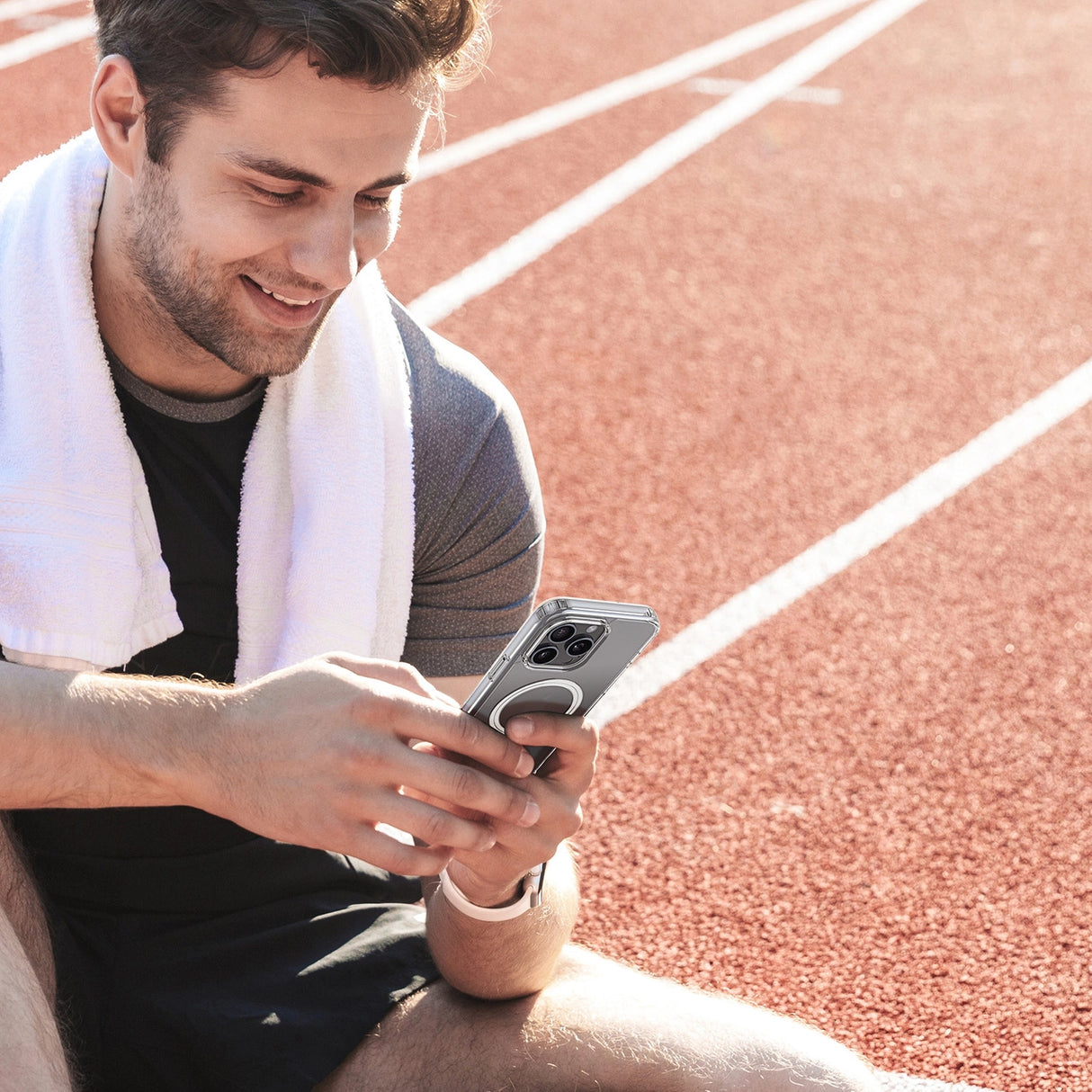 Dux Ducis Clin Mag case with MagSafe for iPhone 16 Pro Max - transparent