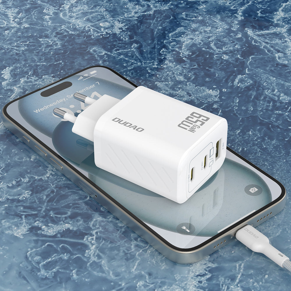 Dudao A29 65W GaN Wall Charger 2 x USB-C + 1 x USB-A - hvid