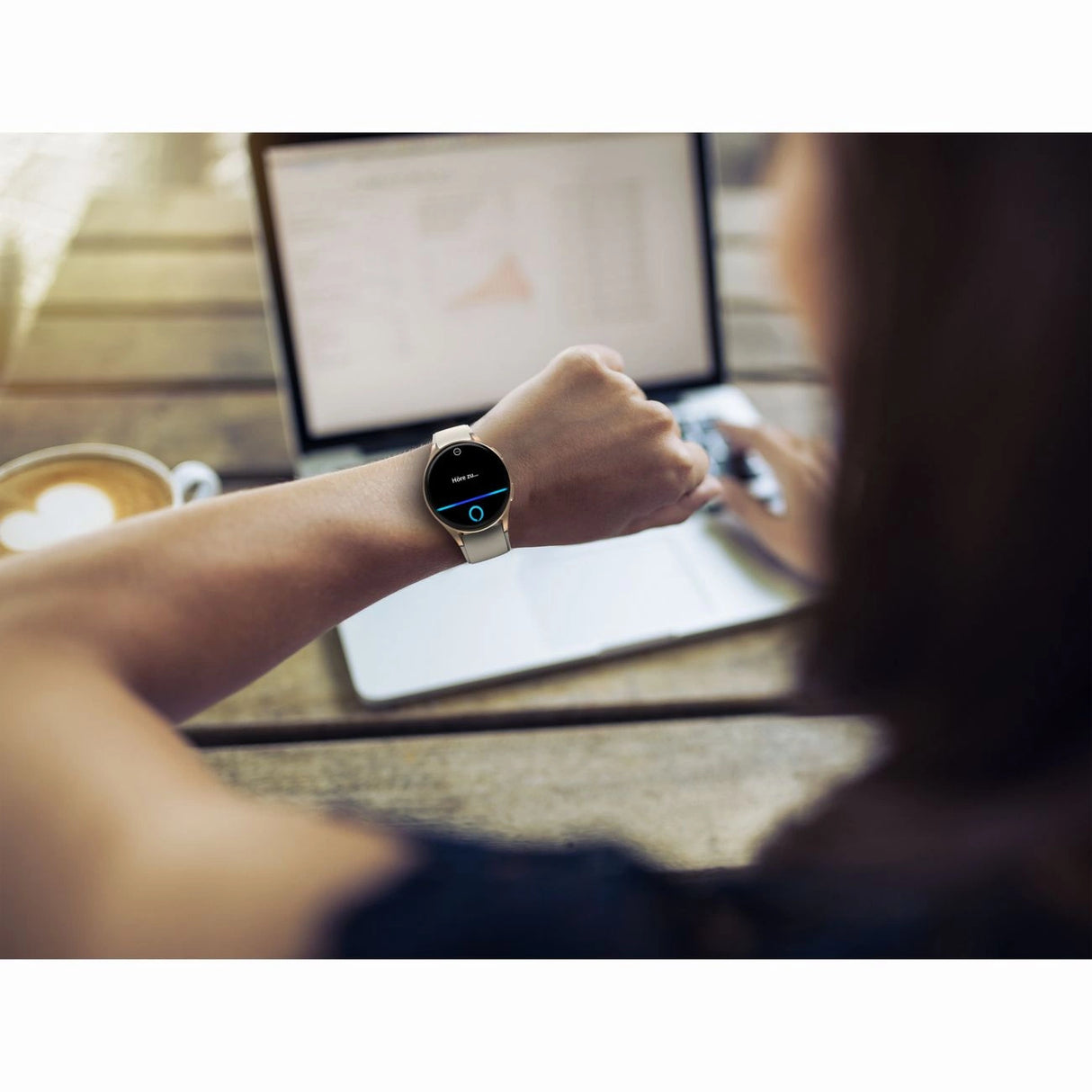 Hama 8900 GPS AMOLED Smartwatch 1,32" med beige silikonrem - guld