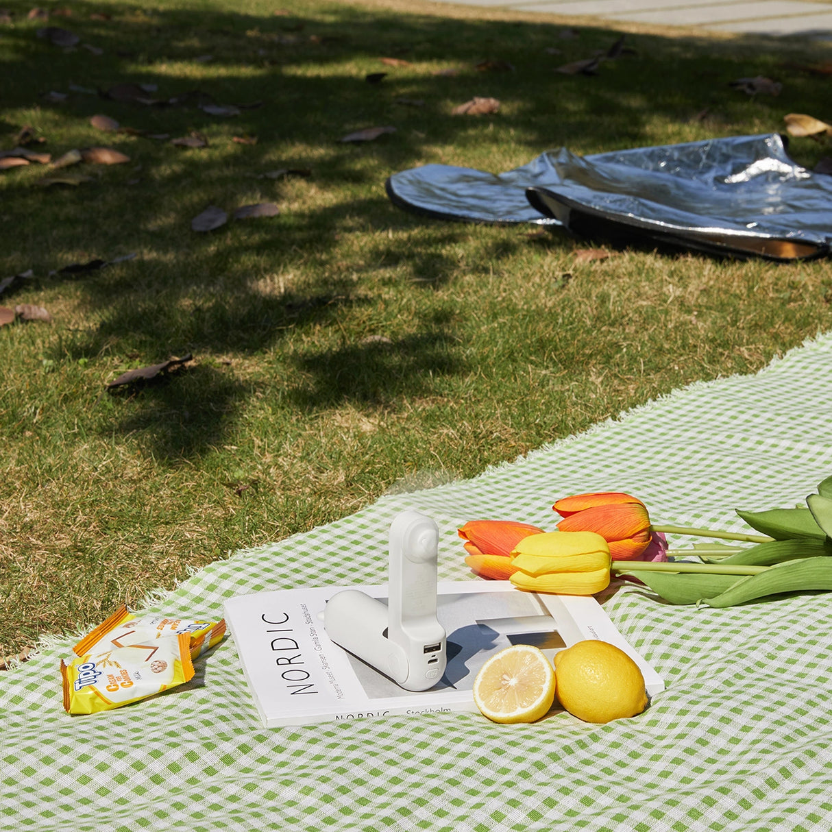 Jisulife håndholdt ventilator Life8 bærbar USB-ventilator med Power Bank-funktion 2000mAh og lommelygte - hvid