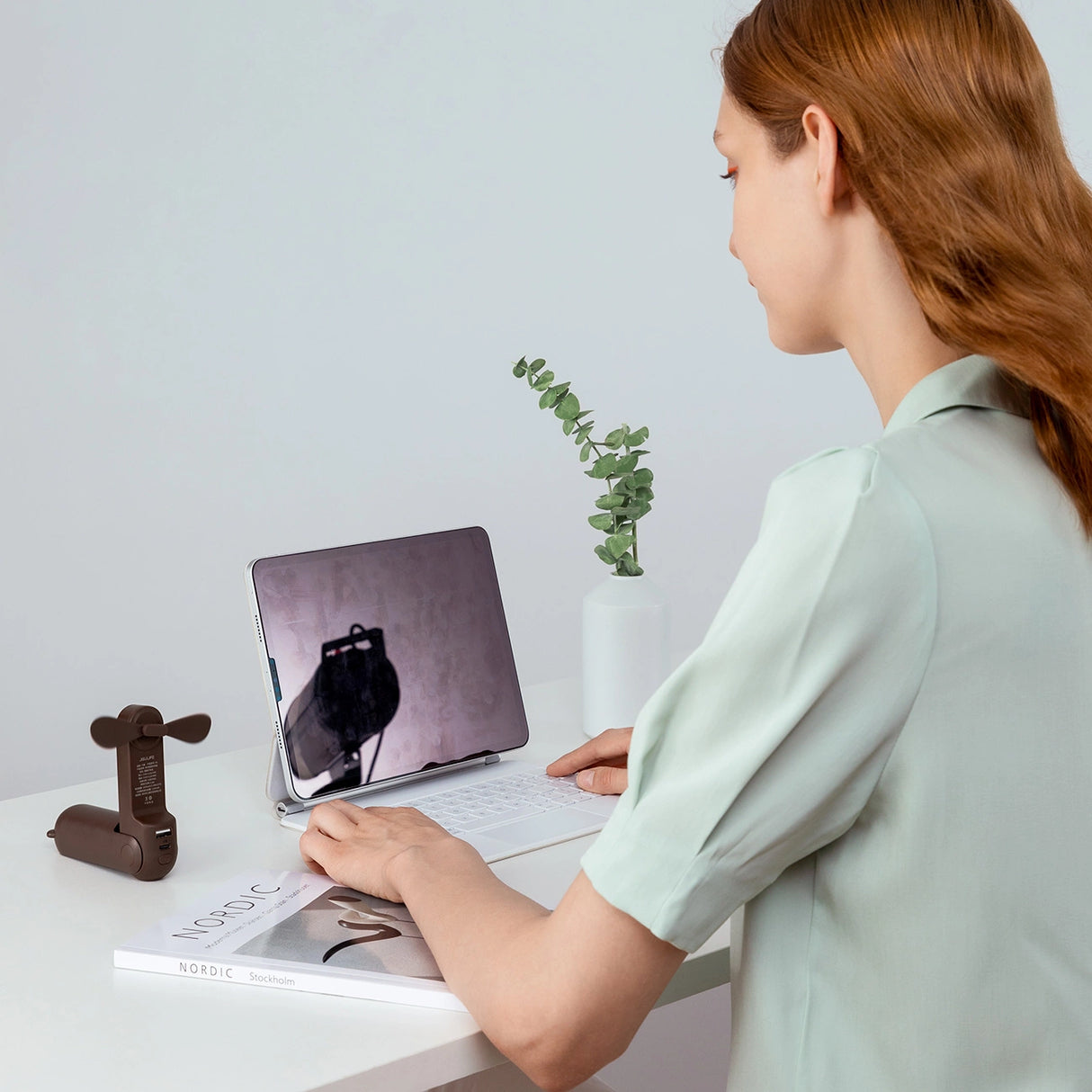 Jisulife håndholdt ventilator Life8 Plus Portable USB-ventilator med Power Bank-funktion 4500mAh og lommelygte - Brunt