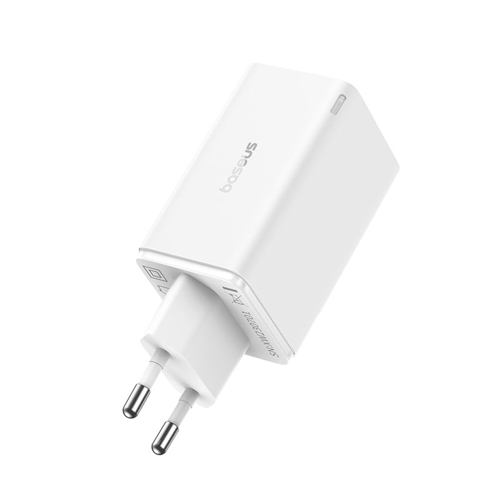 Baseus GaN6 Pro oplader 65W 2 x USB-C 2 x USB-A med sort USB-C kabel 100W 1m - hvid
