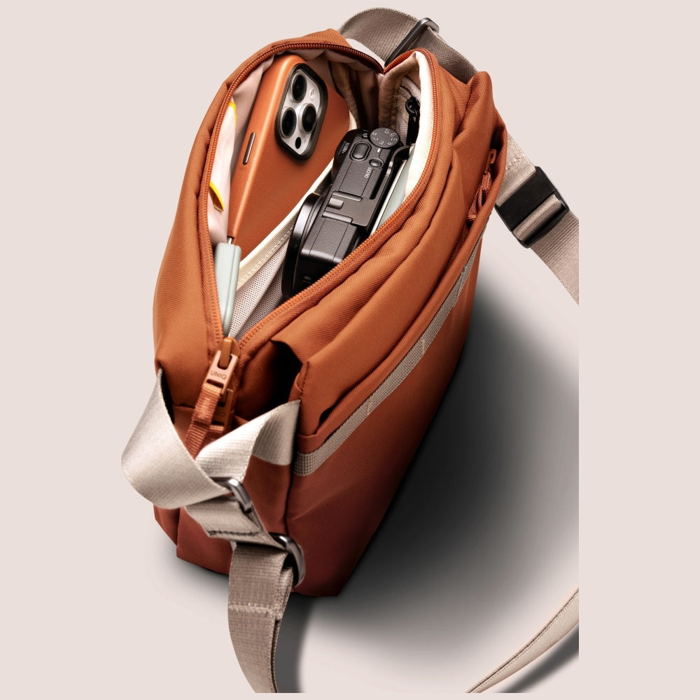 Uniq Crossbody Denver 5L Taske - Blå