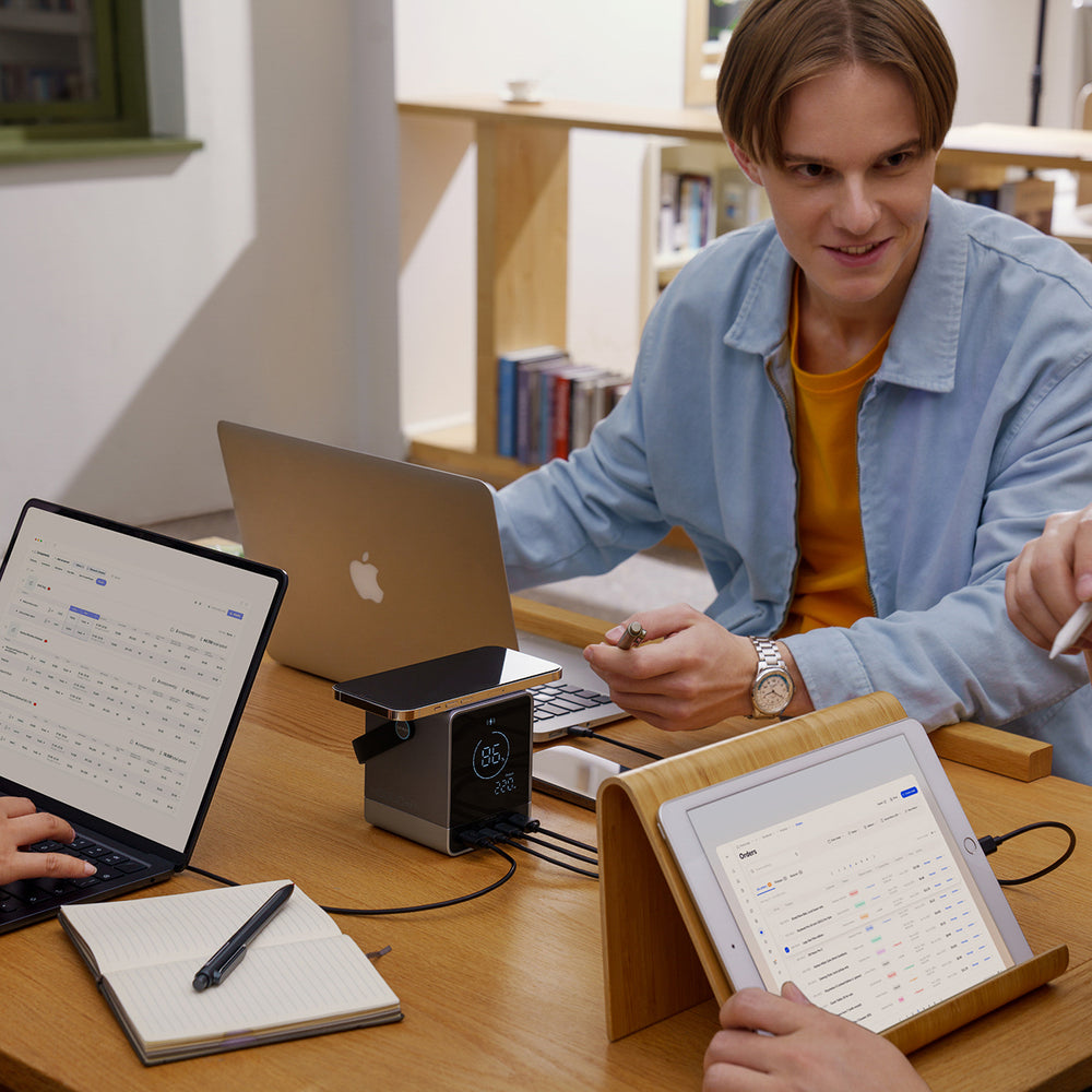Cuktech Powerbank 300W 40000mAh med trådløs opladning 2x USB-C + 2x USB-A - sort