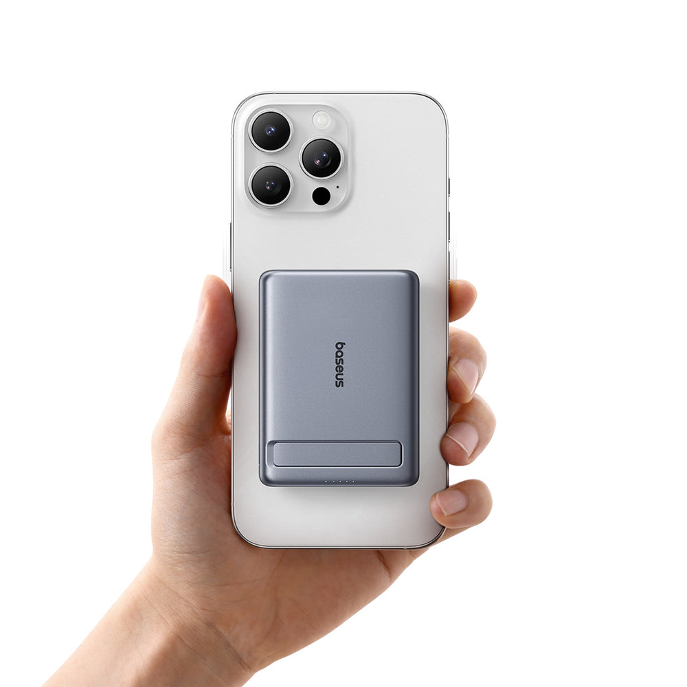 Baseus PicoGo AM31 Qi2 5000mAh 20W Ultra-Thin MagSafe Kompatibel Power Bank med Stativ og Baseus Simple USB-C 20cm Strikkede Kabel - Grå