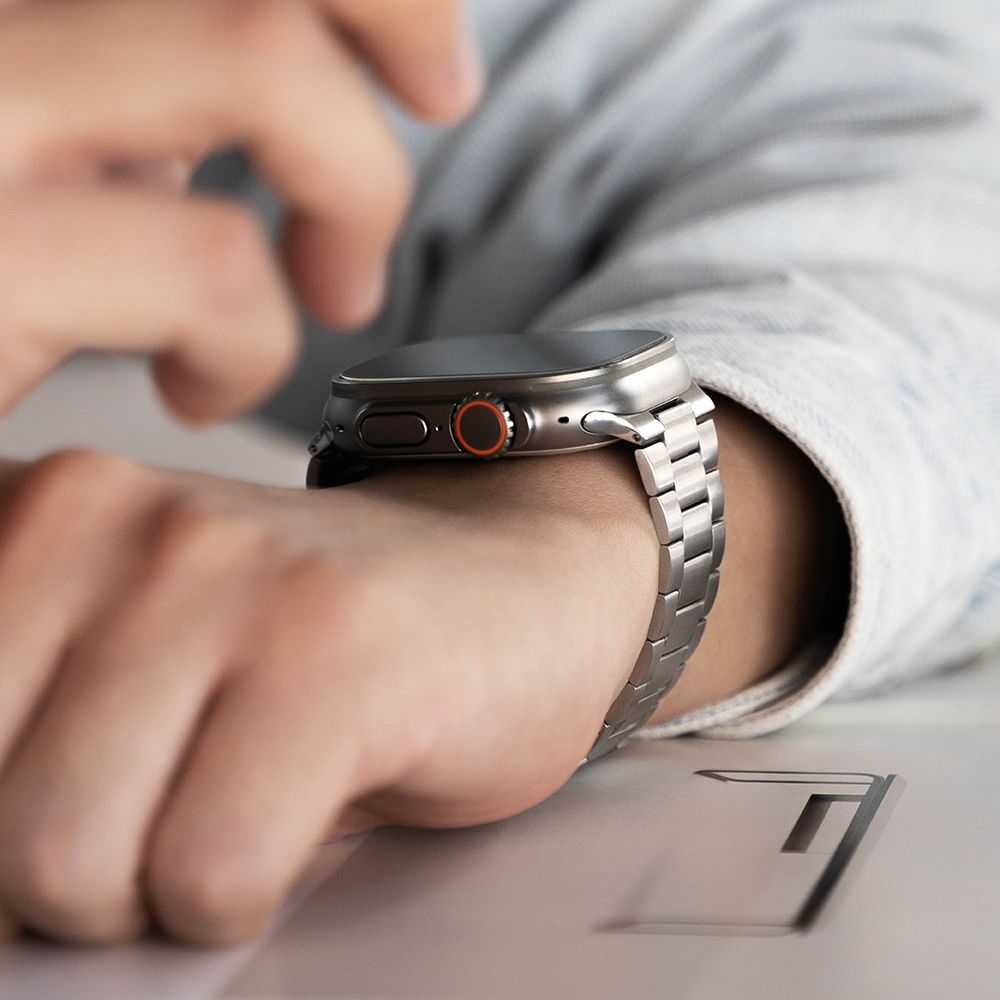 Ringke Metal One Air Armbånd til Apple Watch 8 / 9 / 10 / 11 / SE / Ultra (44 / 45 / 46 / 49 mm) - Sølv