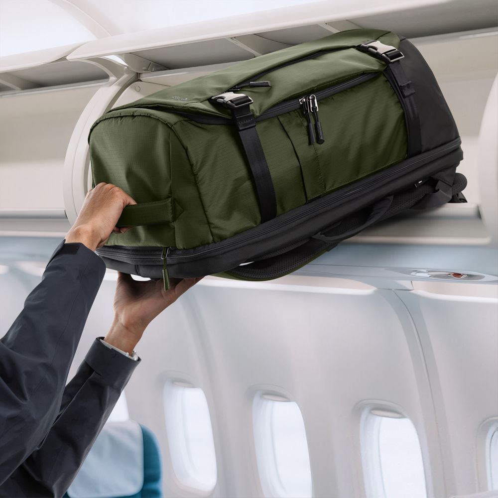 Tech-Protect Defender S70 RYANAIR & WIZZAIR 24L Laptop Backpack - Dark Green