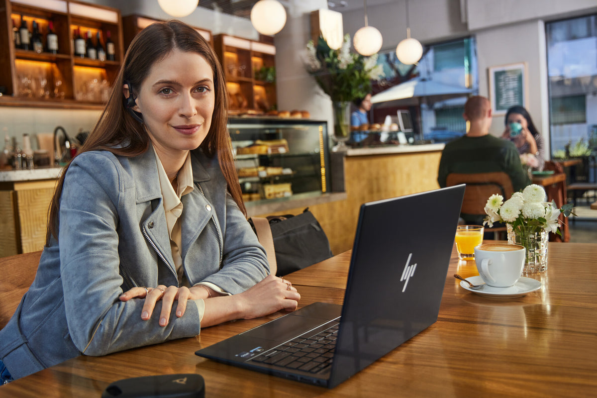 HP Poly Voyager Legend 30 Trådløs Høretelefoner Sort