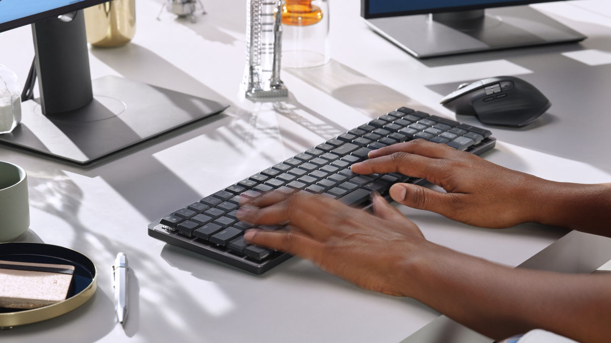 Logitech 920-010753 tastatur Kontor RF trådløs + Bluetooth QWERTY Nordisk Grafit