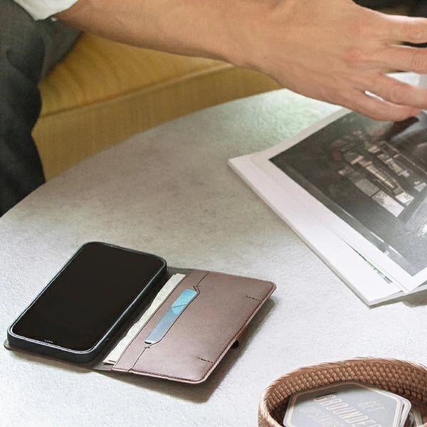 Uniq Journa-kasse til iPhone 12 / iPhone 12 Pro - grå