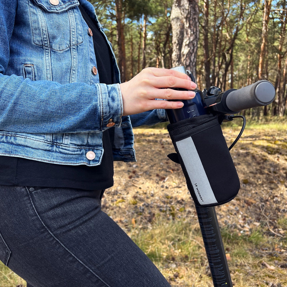 Wozinsky Termoflasketaske til cykel eller scooter 1L sort (WBB29BK)