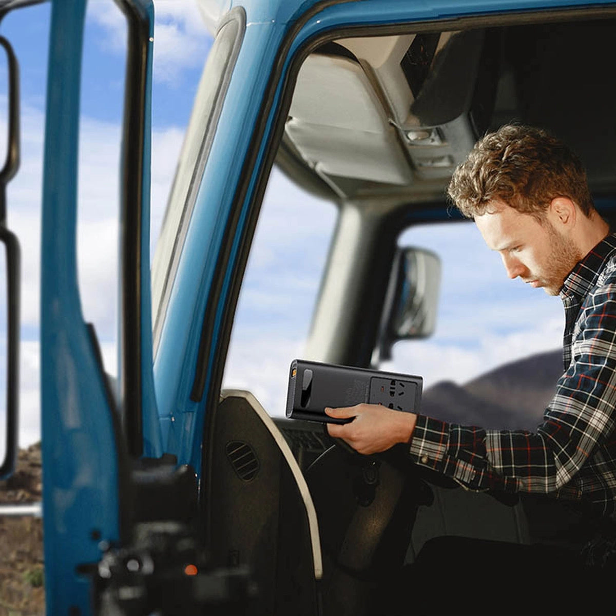 Baseus bilstrømsomformer 150W 12V / 500W 220V (EU- og KN-stik) sort (CGNB000101)