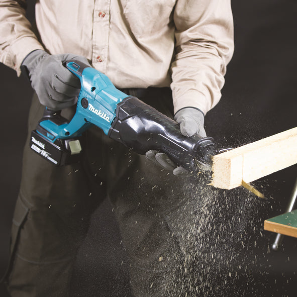 Makita DJR186 Bajonetsav 18V Batteri og lader ikke inkluderet