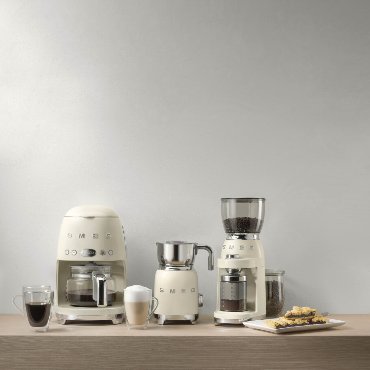 Smeg 50's Style Drypfilter kaffemaskine DCF02CREU Creme