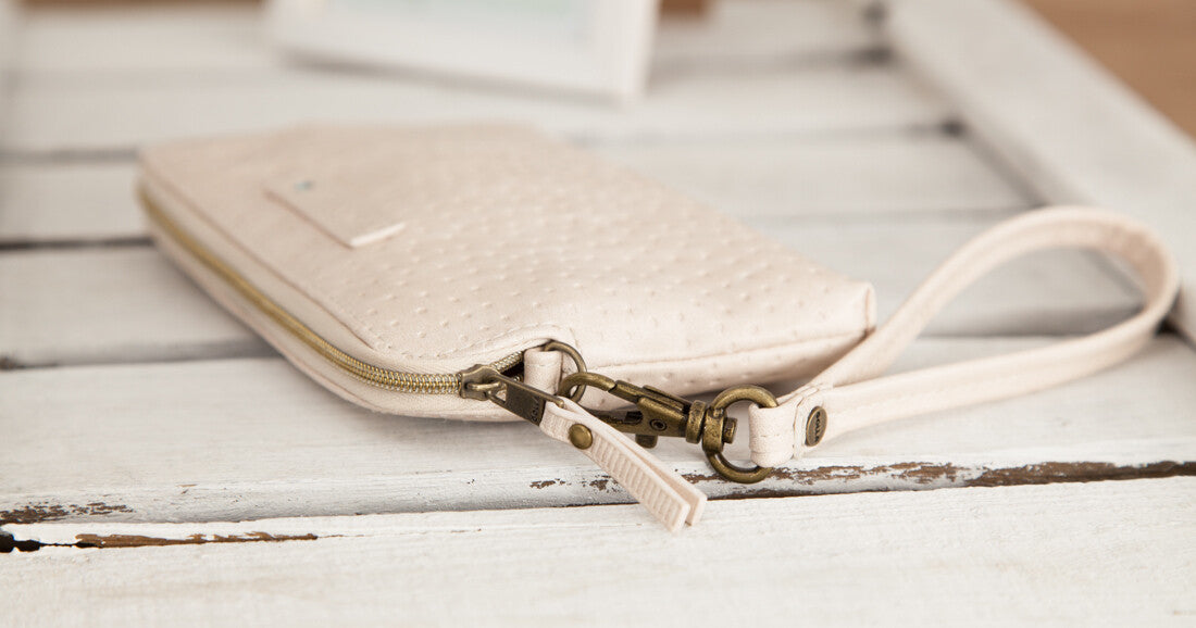 Golla Air Wristlet mobiltelefon etui Tegnebogsetui Hvid