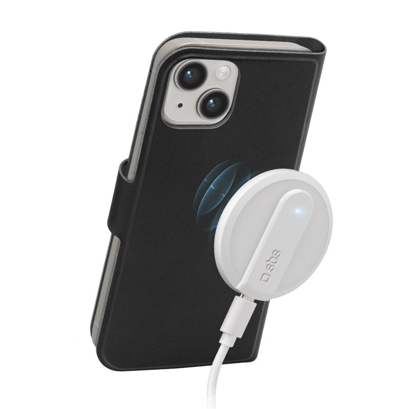 SBS iPhone 14/13 wallet etui med slankt design, kortplads og magnetisk lukning, kompatibelt med MagSafe-opladning. Sort