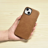 iCarer Oil Wax Premium Leather Case magnetisk læder iPhone 14 case med MagSafe brun (WMI14220701-TN)