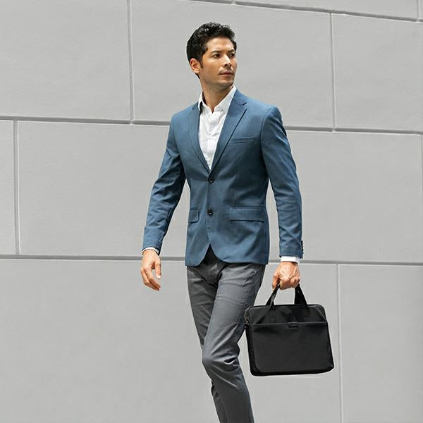 Uniq Stockholm bag for a 16" laptop - blue