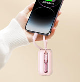 Joyroom mini powerbank 10000mAh Colorful Series 22.5W med 2 indbyggede USB C og Lightning kabler pink (JR-L012)