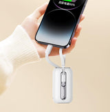 Joyroom mini powerbank 10000mAh Colorful Series 22.5W med 2 indbyggede USB C og Lightning kabler hvid (JR-L012)