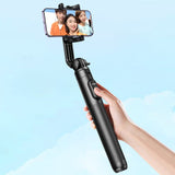 Selfie stick Ugreen LP586 teleskopisk stativ med Bluetooth fjernbetjening 1,5 m - sort