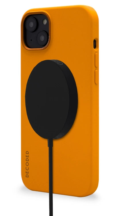 Decoded Silicone Case with MagSafe for iPhone 14 Plus - orange