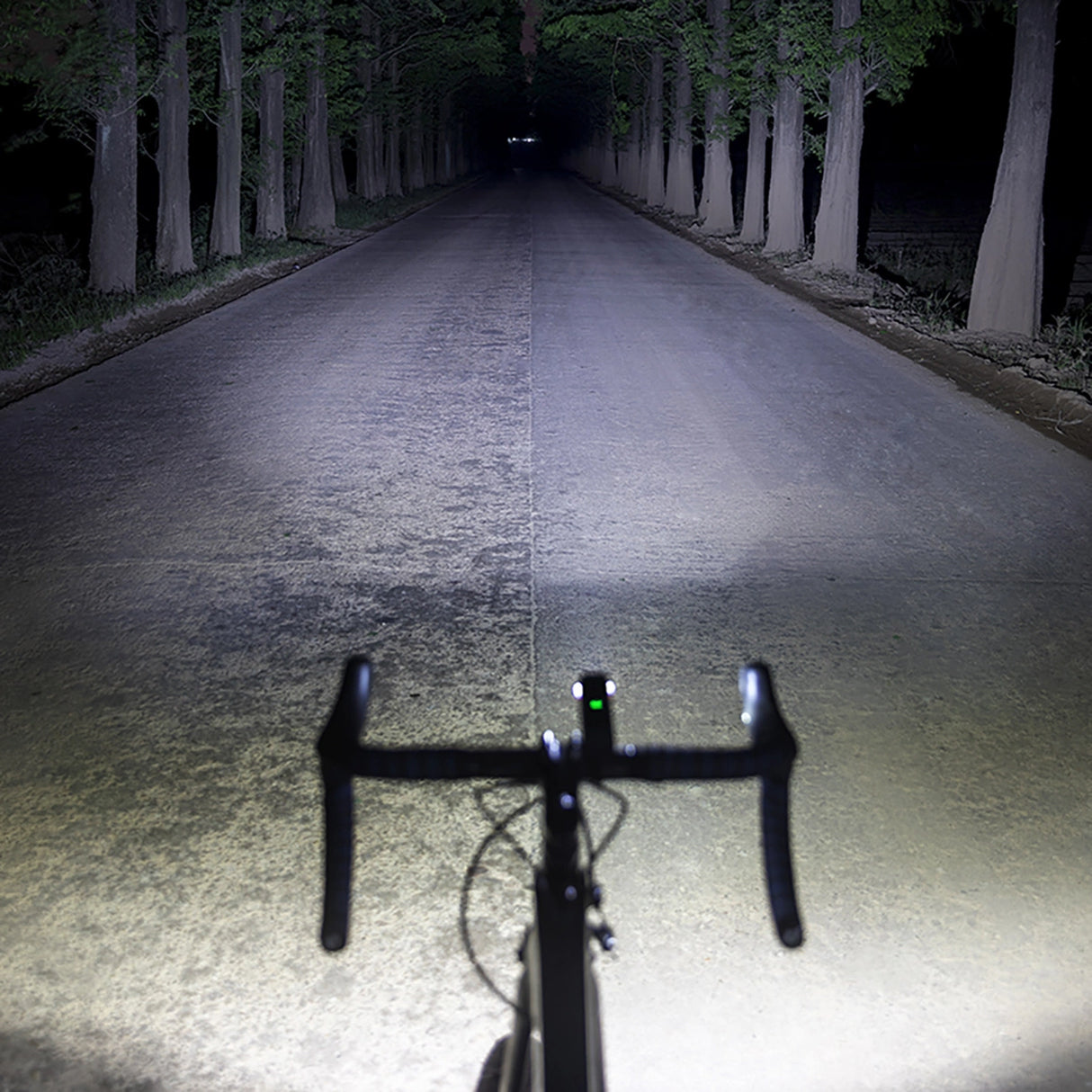 Rockbros 24610002001 forhjulslys 1000 lm + USB-C - USB-A kabel - sort