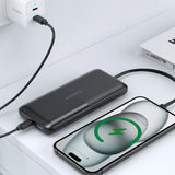 Powerbank Choetech B654 10000mAh 22.5W USB-A / USB-C / micro USB med indbygget USB-C / Lightning kabel - sort