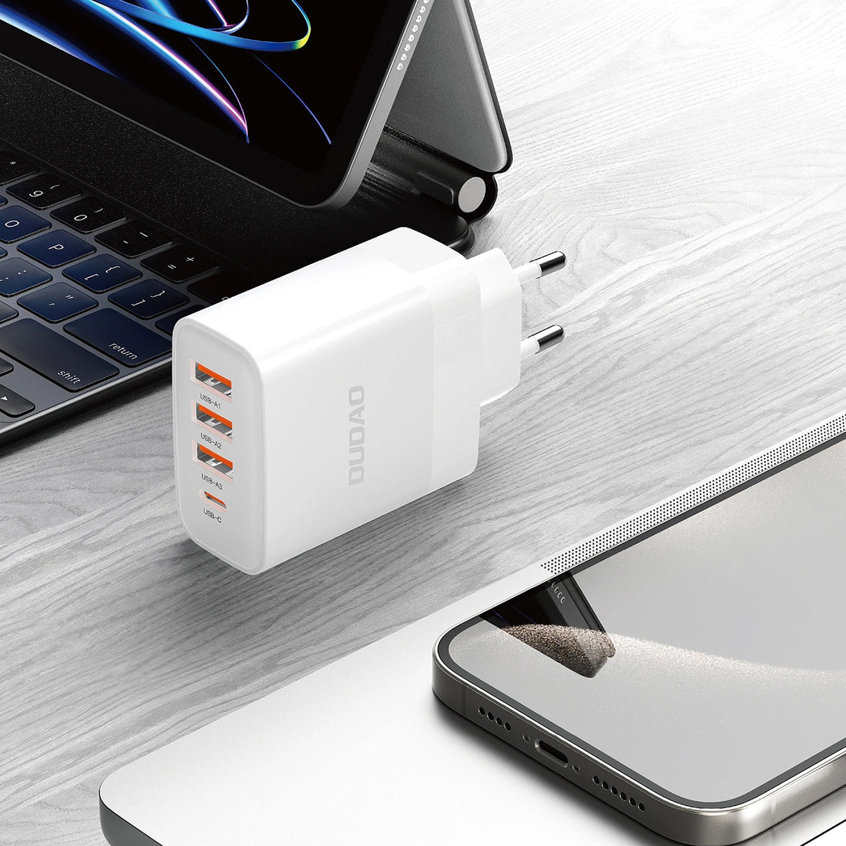 Dudao A5HEU netværksoplader 3x USB-A 1x USB-C PD20W - hvid