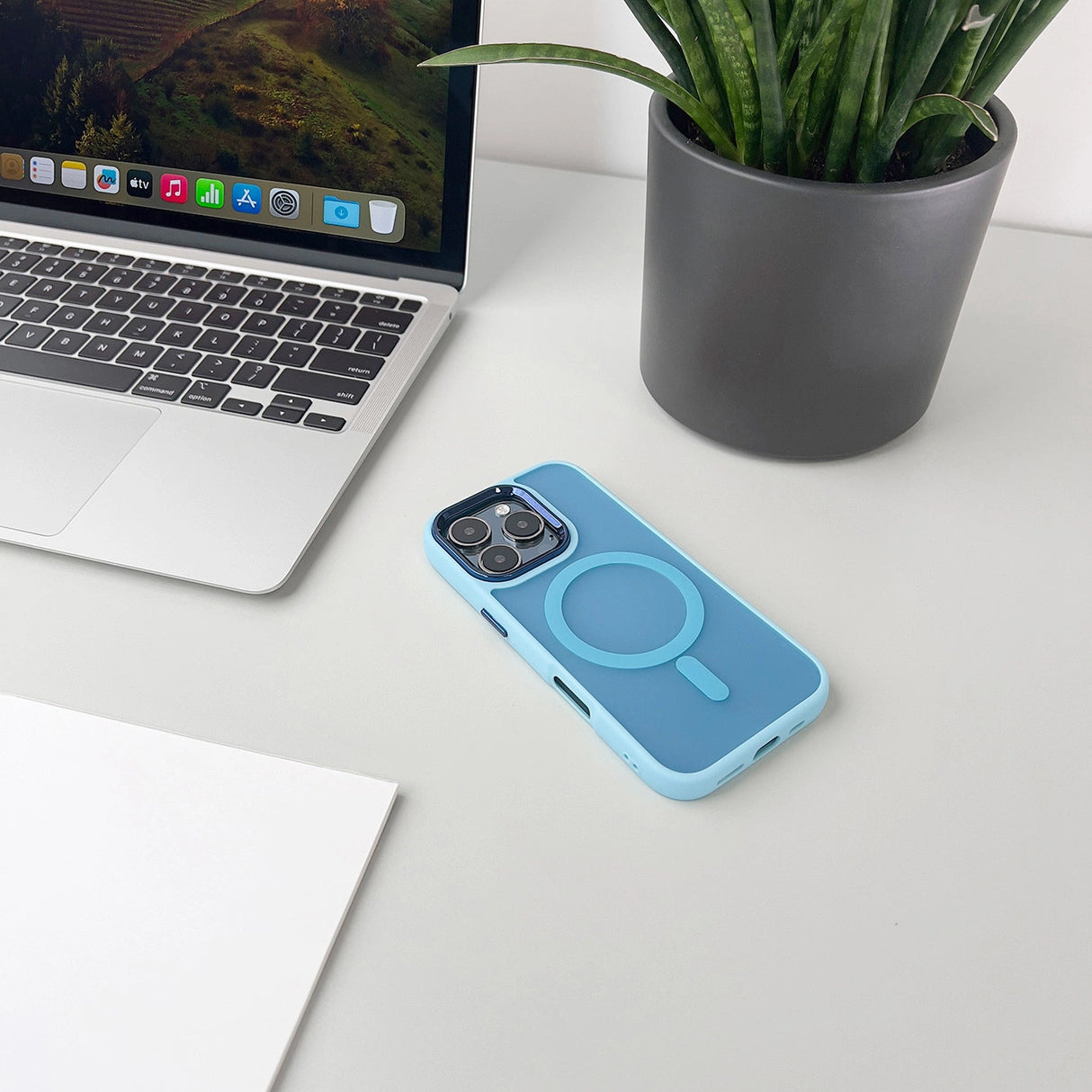 Magnetic Collection MagSafe case for iPhone 16 Plus - light blue