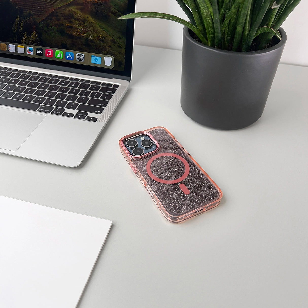 Glitter Case MagSafe til iPhone 16 Pro - pink med glitter