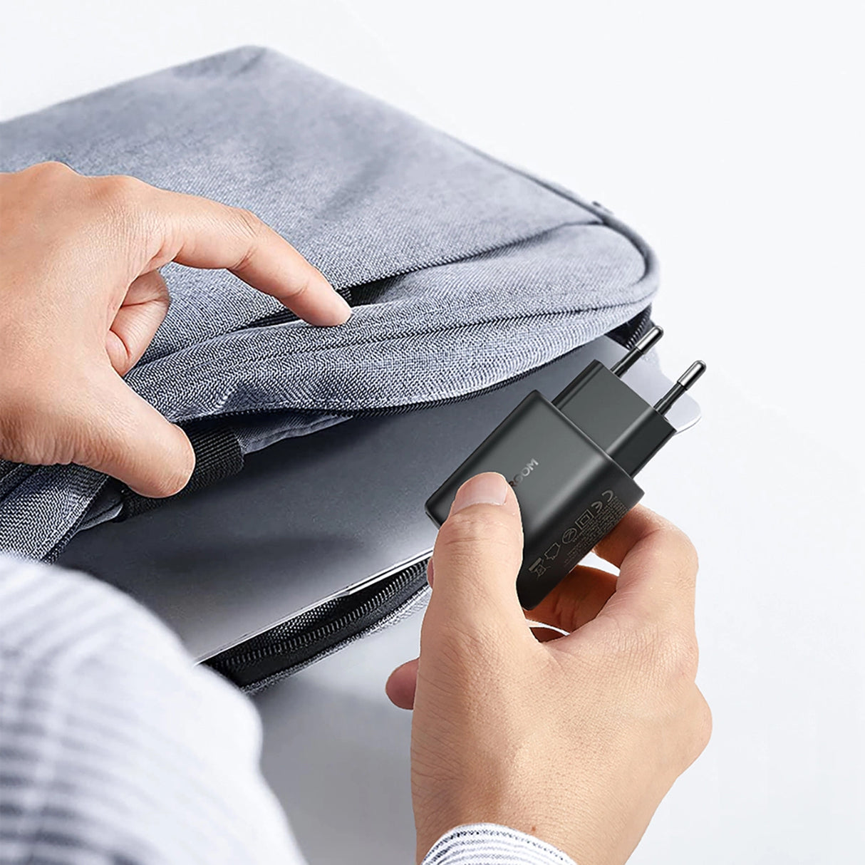 Joyroom JR-TCF23 USB-C 25W SFC / PPS / PD netværksoplader - sort