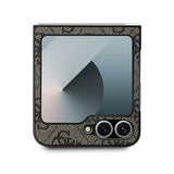 Guess læder 4G Metal Logo Case til Samsung Galaxy Z Flip 6 - Brown