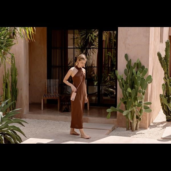 Uniq Coehl Creme iPhone 16 Pro 6.3" Magnetisk opladningsfodral lyserød/ballet lyserød