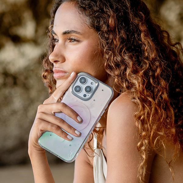 Uniq Coehl Celest Magnetisk opladningsfoder til iPhone 16 Pro Max - Iridescent