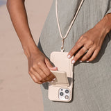 Uniq Coehl Muse Magnetisk opladningsfoder til iPhone 16 Pro - Pink