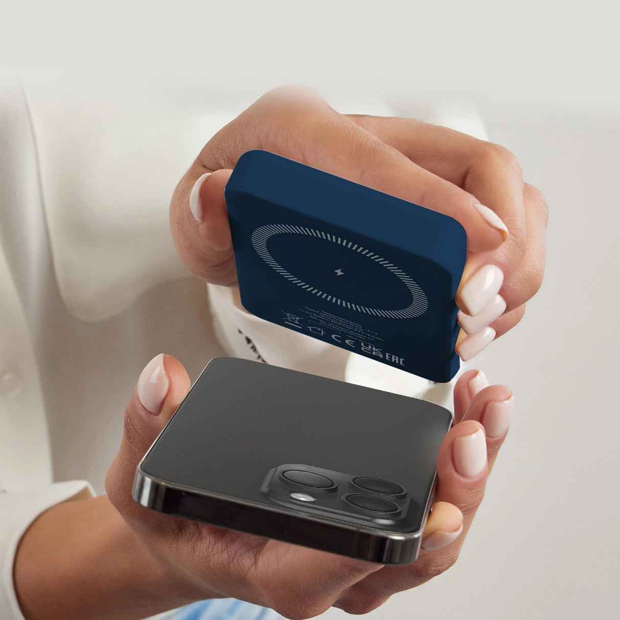 Powerbank SBS TEBB5000MAG1CB 5000 mAh kompatibel med MagSafe - blå