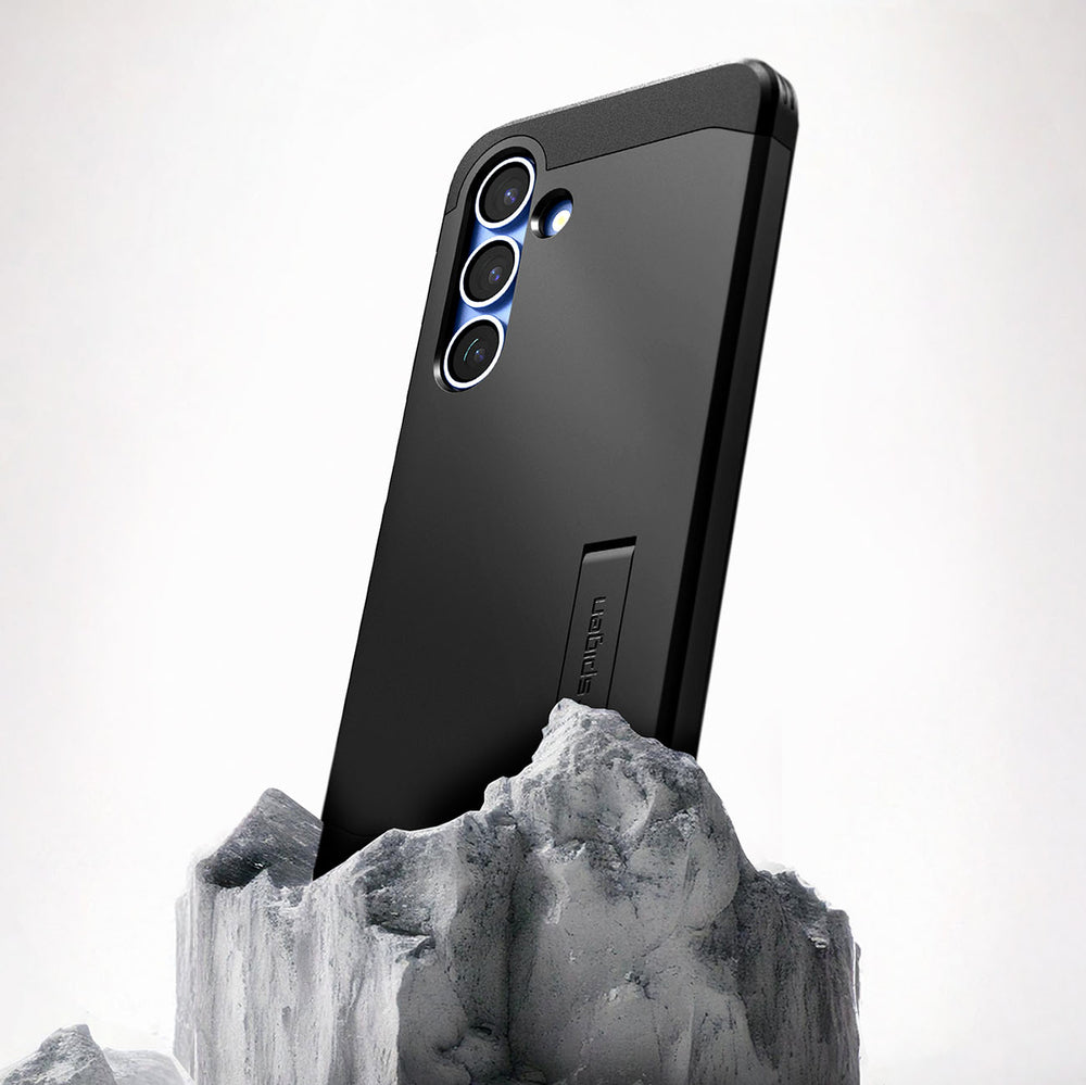 Spigen Tough Armor MagSafe-hylster til Samsung Galaxy S25 - sort