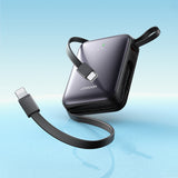 Joyroom JR-PBF27 10000mAh 22.5W Powerbank med indbygget USB-C og Lightning Kabler - sort