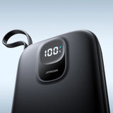 Joyroom JR-PBF18 22.5W 10000mAh Powerbank med indbygget Lightning-kabel + USB-C-kabel 0,25 cm - sort