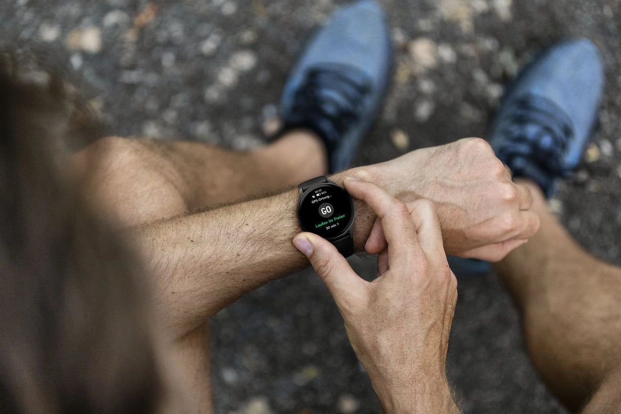 Hama 8900 GPS AMOLED Smartwatch 1,43" med silikonrem - sort