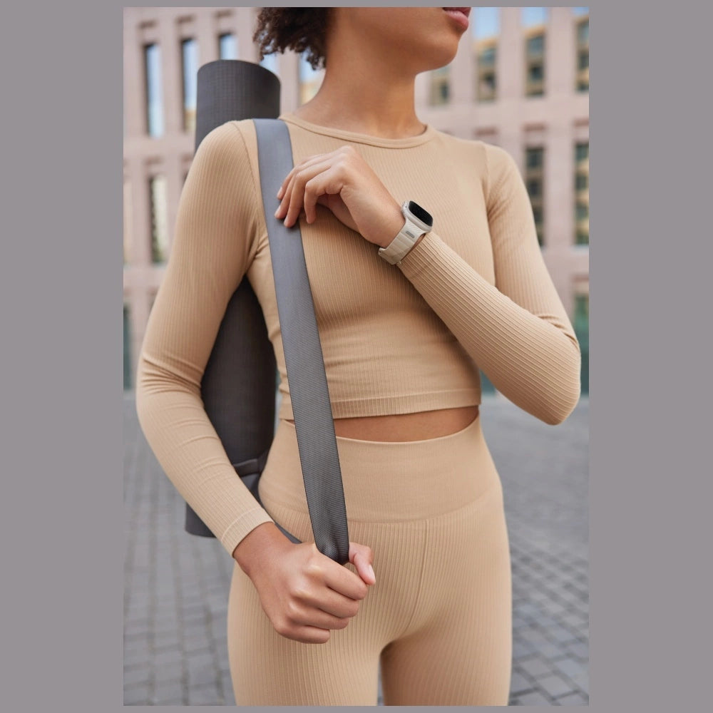 Uniq Stride De Gummi Strap til Apple Watch 44 / 45 / 46 / 49 mm - Beige