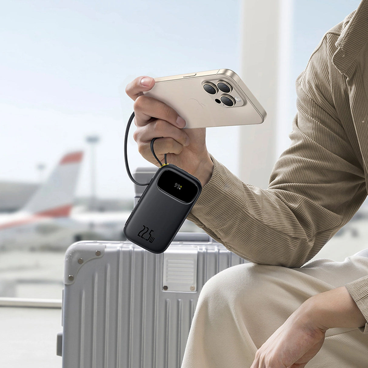 Baseus EnerFill FC31 10000mAh 22.5W Powerbank med digitalt display og 2 indbyggede kabler (USB-C + Lightning) - sort