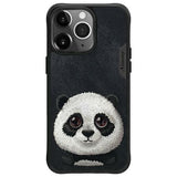 Nimmy Big Eyed Pet 2.0 Panda fodtøj til iPhone 15 Pro - sort